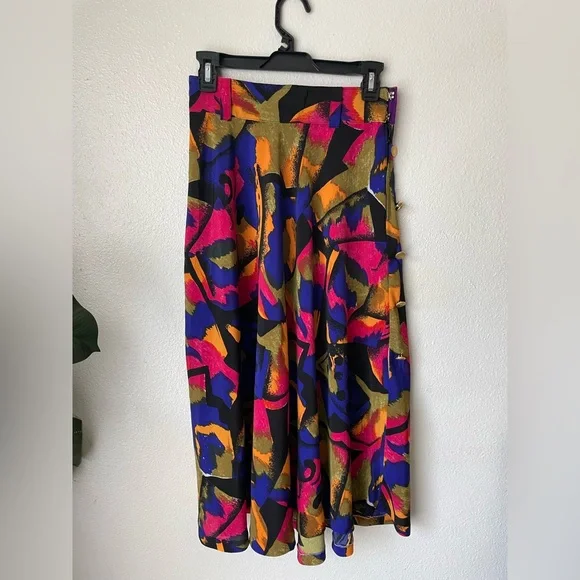 Vintage women’s abstract print skirt and blouse - Picture 2 of 5